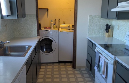 Pendleton House | Charming,Quiet,spacious 3-bedroom duplex minutes to all the Events in Pendleton