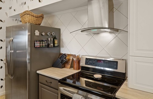 West Sedona House | Charming Ranch-Style Home with Hot Tub, EV Charger and Fireplace in West Sedona!