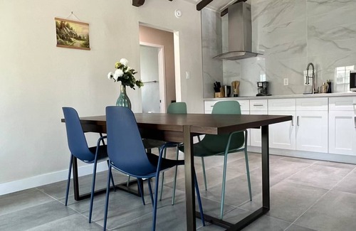 Baldwin Park House | Charming Remodeled Home 2-bedroom 1 bath house with AC and WiFi in Baldwin Park