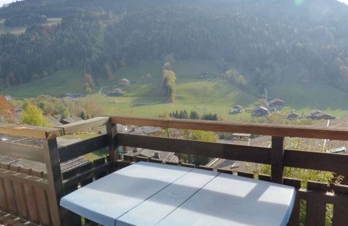 Le Grand-Bornand Apartment | Charming Renovated Studio with Cabine, Sleeps 5, South-Facing Balcony near Ski Lift - Le Grand-Bornand