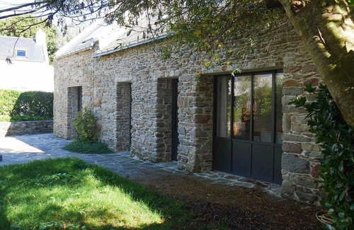 Locmaria House | Charming Renovated Barn Near Beach in Arnaud Village