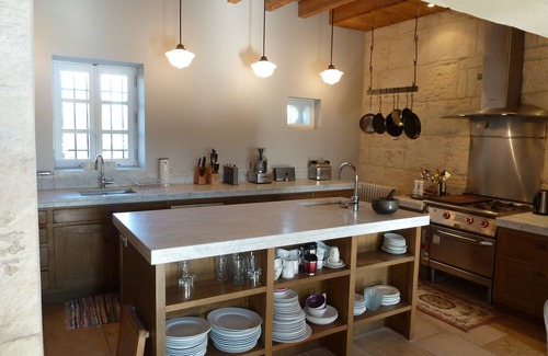 Fontvieille House | Charming renovated farmhouse in the heart of the Alpilles.