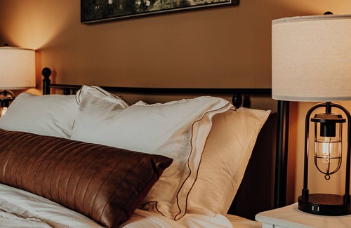 Hermann House | Charming renovated guesthaus in the heart of Historic Hermann.