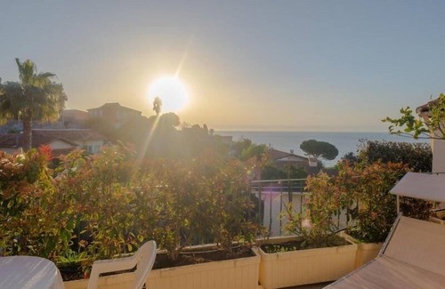 Menton Apartment | Charming renovated studio with terrace, air conditioning and free WiFi