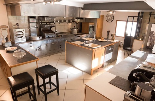 Ventabren House | Charming Residence 5 chb river front near Aix Marseille Swimming pool Park