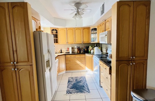 South Pinellas Community Council House | Charming Residential Home with heated outdoor pool, clean and cozy
