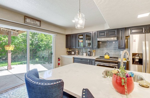 Aurora Apartment | Charming retreat in Aurora - Welcome to the Coop on Nassau.