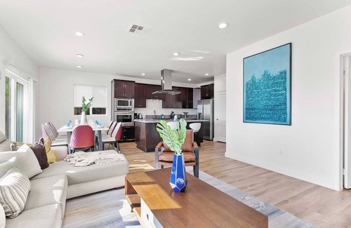 Sylmar House | Charming Retreat Nestled in Serene Apple Grove Lane – Perfect for Peace #41877
