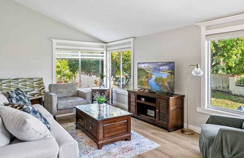 Valle Lindo House | Charming Retreat on Pecan Grove Dr