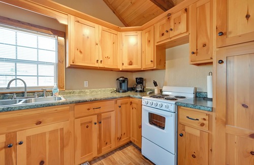 Bakerton Apartment | Charming Retreat w/Porches in Burkesville!