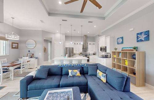 Pinehurst House | Charming retreat w/private lanai, heated pool,on the golf course- near beaches
