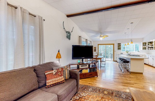 Joseph House | Charming riverfront home with fireplace, patio, grill, & full kitchen