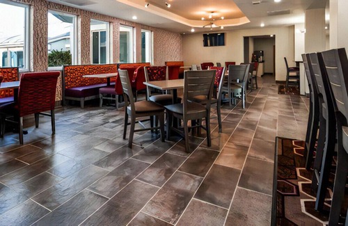 Waldron House | Charming Room for Romantic Getaway! W/ Balcony