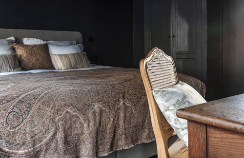 Historical Center Bruges House | Charming room with en suite bathroom - The Wallet