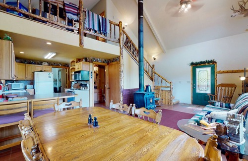 South Fork Cabin | Charming rural cabin w/mountain views, sauna, and deck - close to Rio Grande