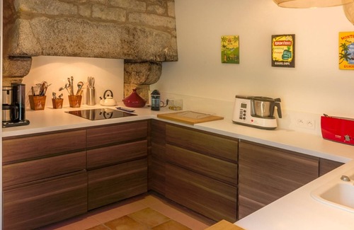Ploemeur House | Charming Rustic House in Tranquil Ploemeur, Near Beaches - 7 Sleeps, WiFi, Terrace