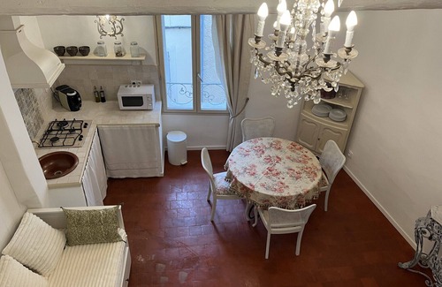 L'Isle-sur-la-Sorgue Apartment | Charming studio in downtown L'isle sur la Sorgue