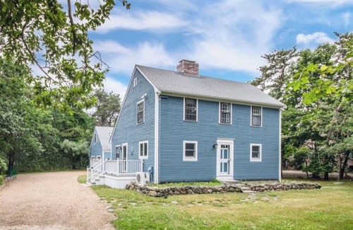 Katama House | Charming Saltbox near Town/Beach - AC and Linens View calendar