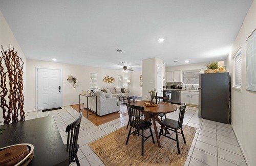 El Lago House | Charming Seabrook Coastal Home | TX Beach Vacation Rental