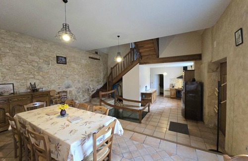 Borreze Cottage | Charming Secluded House with Wood Stove, Near Dordogne and Sarlat, Pet-Friendly