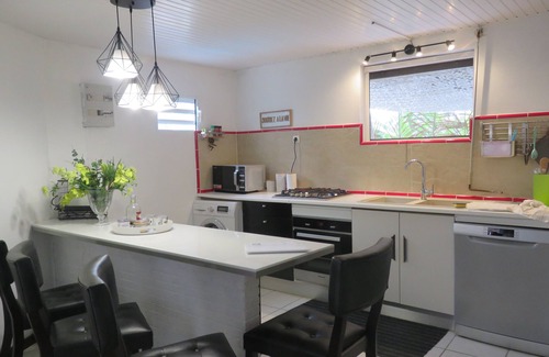 Gros-Morne Apartment | Charming self-contained apartment 10 minutes from the plage des raisiniers