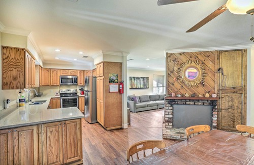 Lakehead-Lakeshore House | Charming Shasta Lake Retreat: Boat, Hike & Fish!