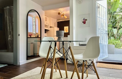 Silver Lake Apartment | Charming Silver Lake Garden Apartment