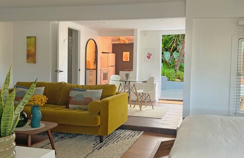 Silver Lake Apartment | Charming Silver Lake Garden Apartment