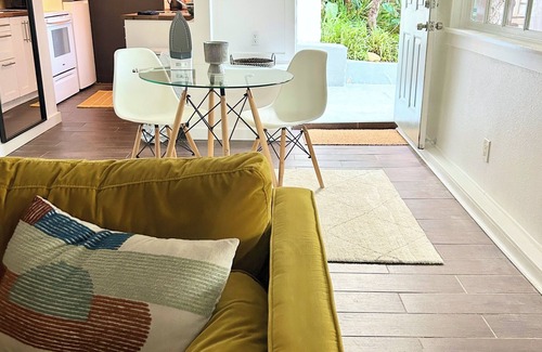 Silver Lake Apartment | Charming Silver Lake Garden Apartment