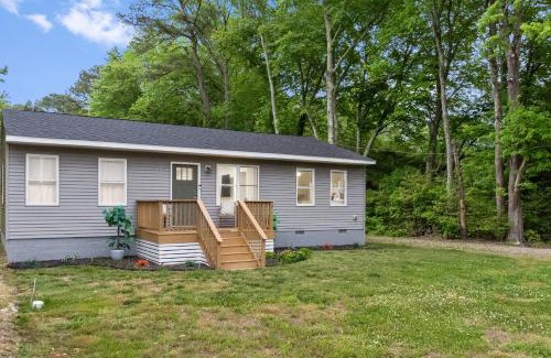 Berlin House | Charming Single-Family Home Between Ocean City & Assateague Island Pet-Friendly Retreat