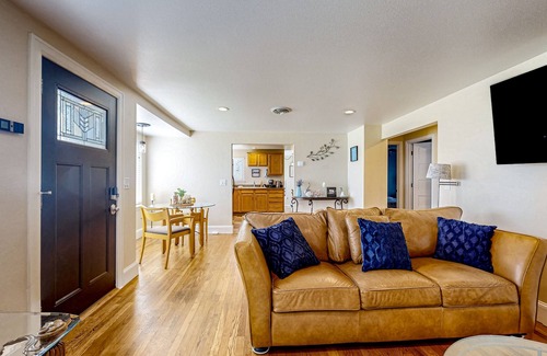 Oak Harbor House | Charming, single-level home with gas fireplace, patio, washer/dryer, & fast WiFi
