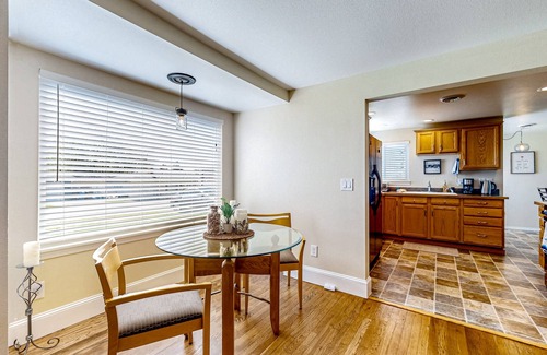 Oak Harbor House | Charming, single-level home with gas fireplace, patio, washer/dryer, & fast WiFi