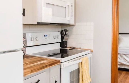 Lynchburg House | Charming Single Level Home Convenient 3 Bedroom