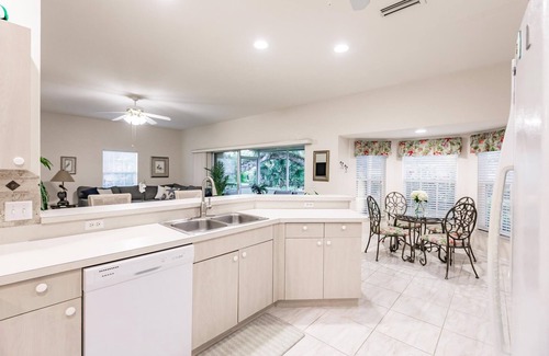 Heritage Oak Park House | Charming, Single Level Vacation Home Located in an Active Community