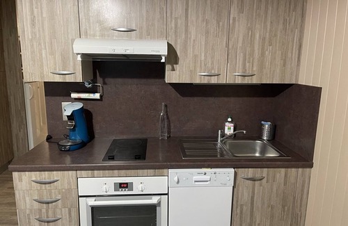 Laveissiere Apartment | Charming Ski-In/Ski-Out Studio with South-Facing Balcony and Modern Amenities