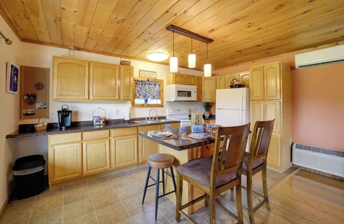 Newport House | Charming Smokies Home Near National Park!