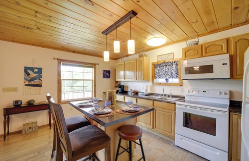 Newport House | Charming Smokies Home Near National Park!
