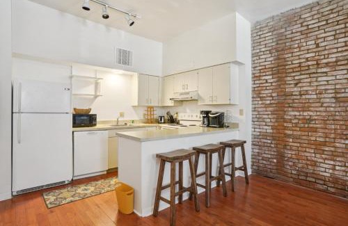 Soulard Apartment | Charming Soulard Retreat with Historic Character near Baseball Stadium apts