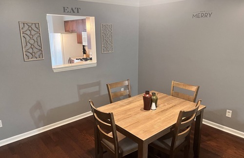Smyrna House | Charming, spacious 2-BD townhome, near Truist Park