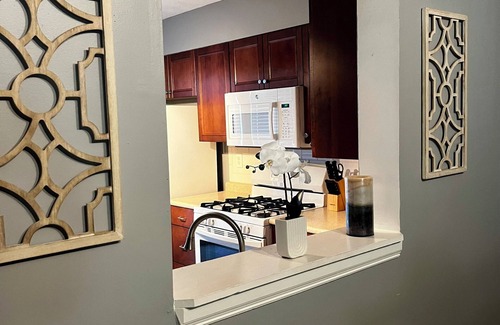 Smyrna House | Charming, spacious 2-BD townhome, near Truist Park