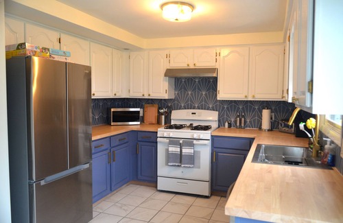 Antioch House | Charming, Spacious. 3bd, 1.5 B by - Chain O'Lakes. Kayaks&bikes 30-Day min stay