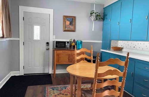 Sandusky Apartment | Charming & Spacious~ 4 Bedroom~ Downtown