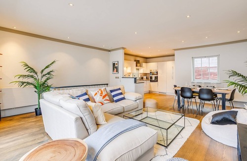 Kensington House | Charming, Spacious 5 Bed Mews House - Kensington