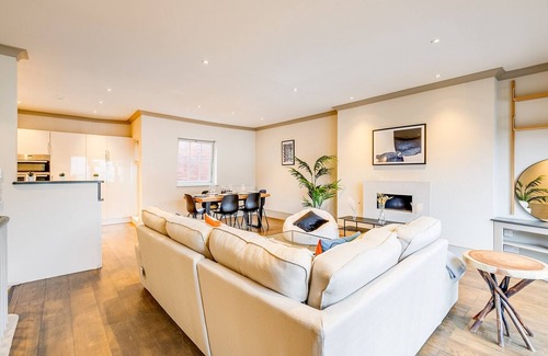 Kensington House | Charming, Spacious 5 Bed Mews House - Kensington