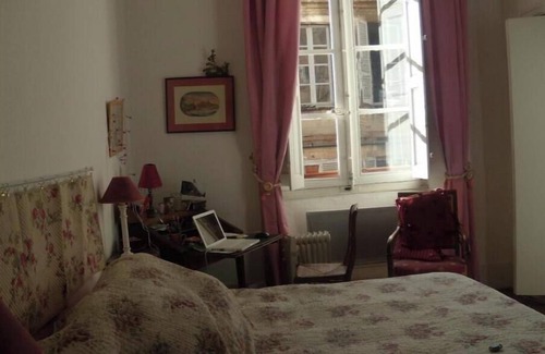 Capitole Apartment | Charming, spacious apartment in historic city center.