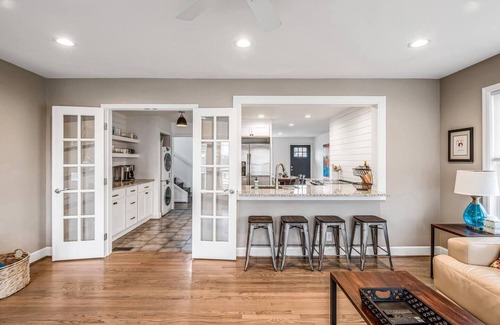 Berry Hill House | Charming Spacious Home - 10 mins to Downtown!