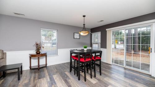 North Charleston House | Charming, Spacious, Ideal 4 Groups Near Charleston
