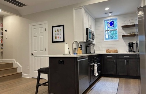 Huntersville Apartment | Charming, Spacious, Quiet 1-bd apartment near Downtown Huntersville, 1000 sq ft