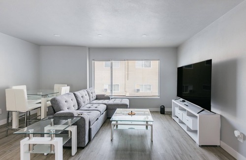 National City House | Charming Spacious House in San Diego Super Close to Great Activities