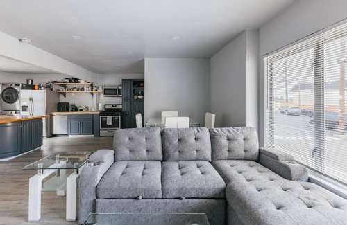 National City House | Charming Spacious House in San Diego Super Close to Great Activities